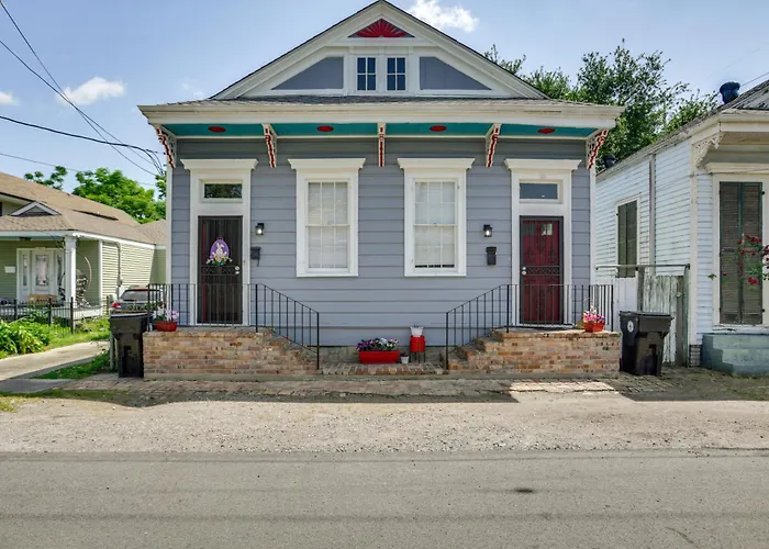 Walk To Magazine St: Nola House In Irish Channel!